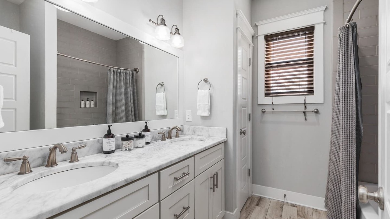 Photo of Bathroom in Hope Gardens
