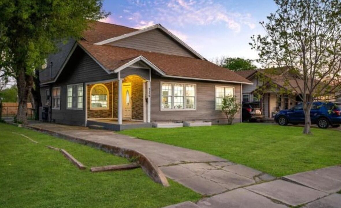 Photo of Outdoor in Highland Park