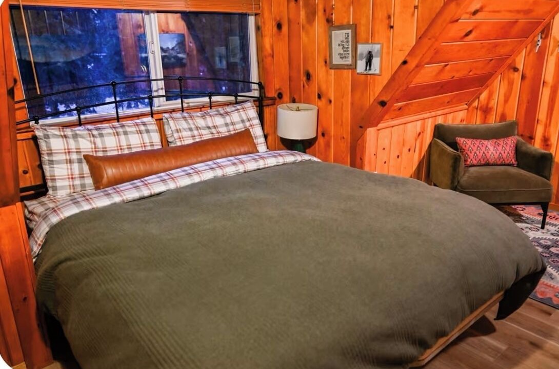 Photo of Bedroom in Timberland