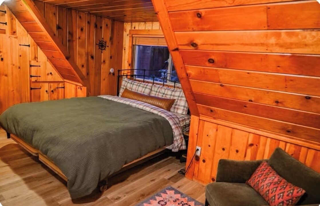 Photo of Bedroom in Timberland