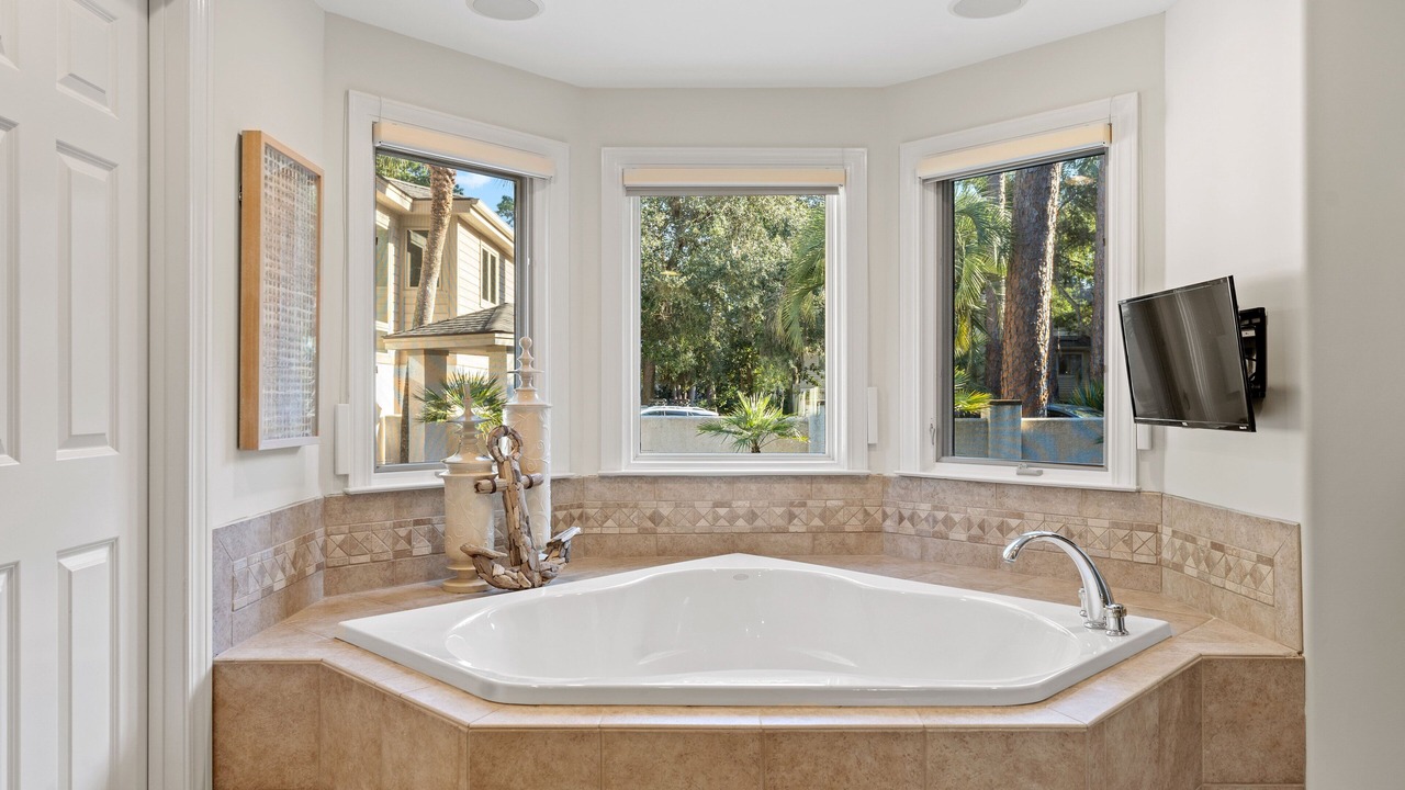 Photo of Bathroom in Beach Lagoon