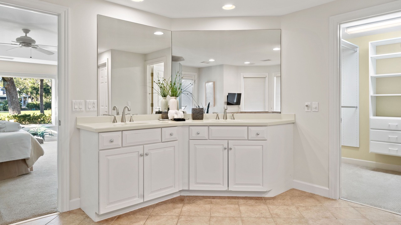 Photo of Bathroom in Beach Lagoon