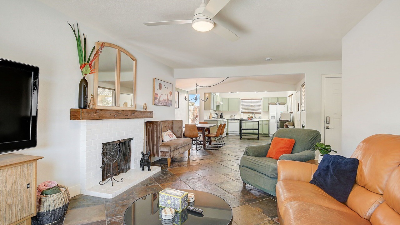 Photo of Livingroom in Spring Valley