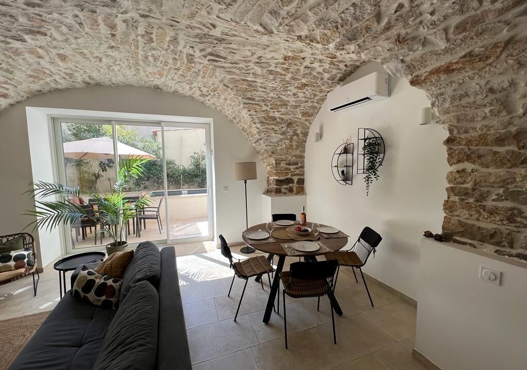 Photo of Others in Faubourg