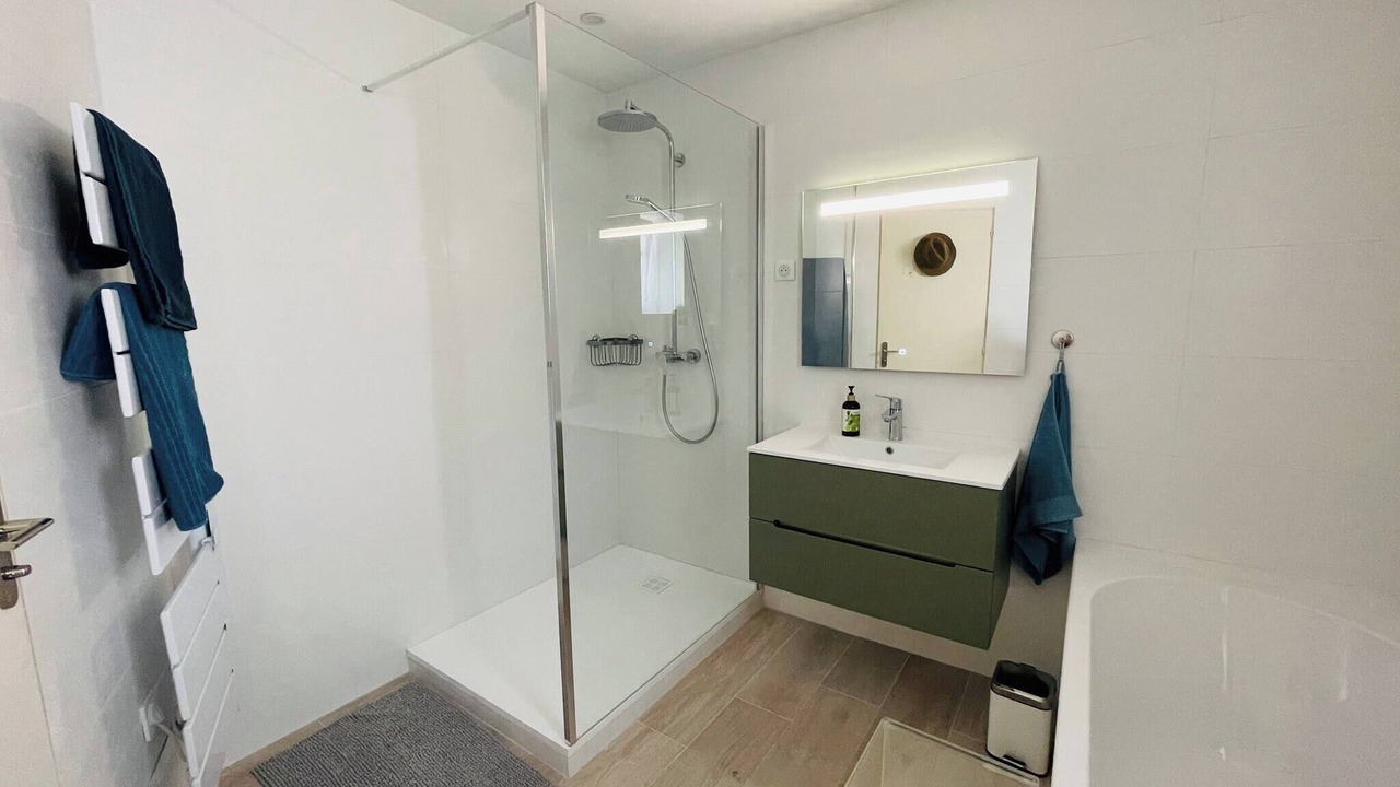 Photo of Bathroom in Pornichet