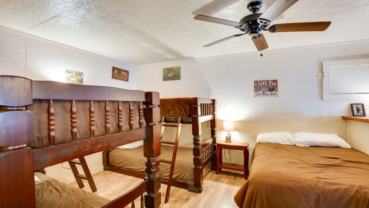 Photo of Bedroom in Cayuga
