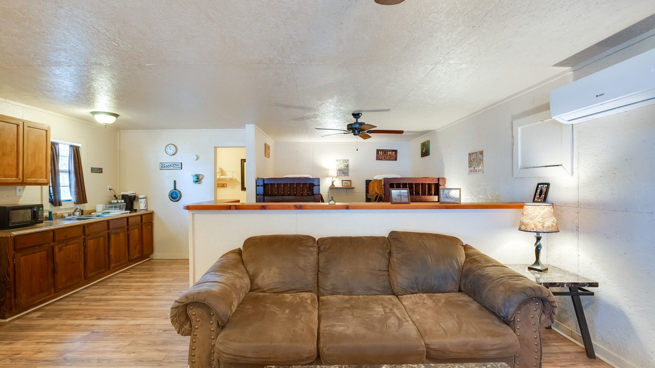 Photo of Livingroom in Cayuga