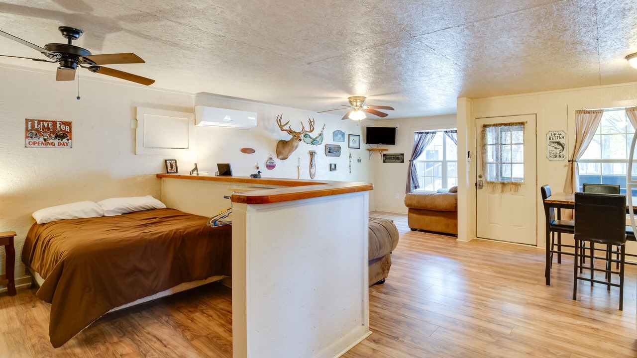 Photo of Bedroom in Cayuga