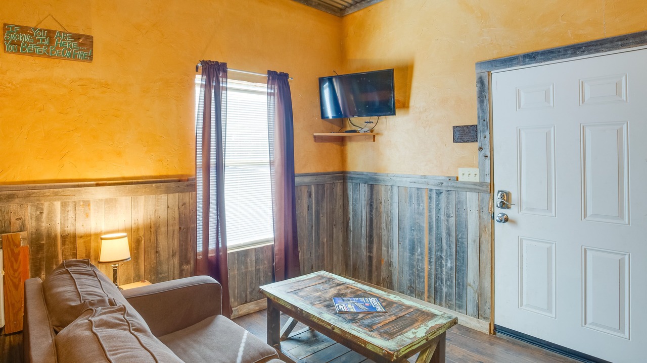 Photo of Livingroom in Cayuga