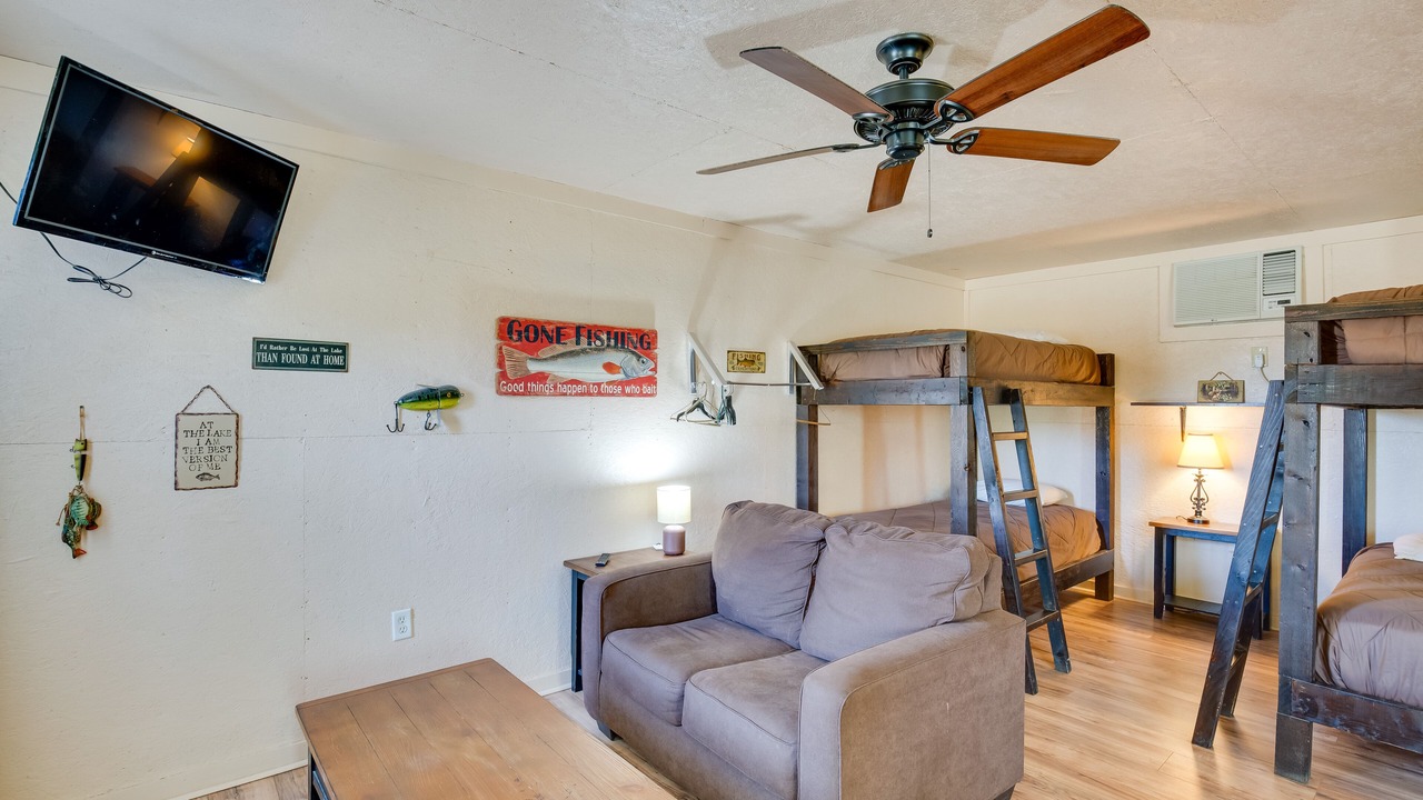 Photo of Livingroom in Cayuga