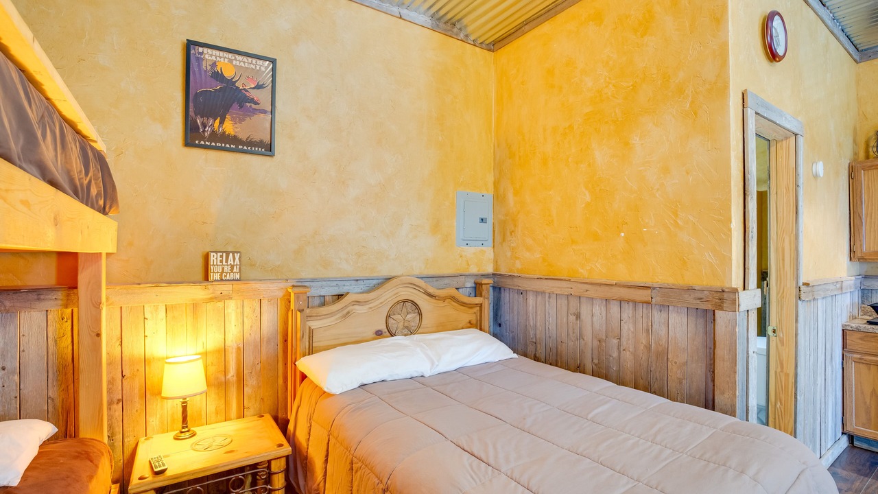 Photo of Bedroom in Cayuga