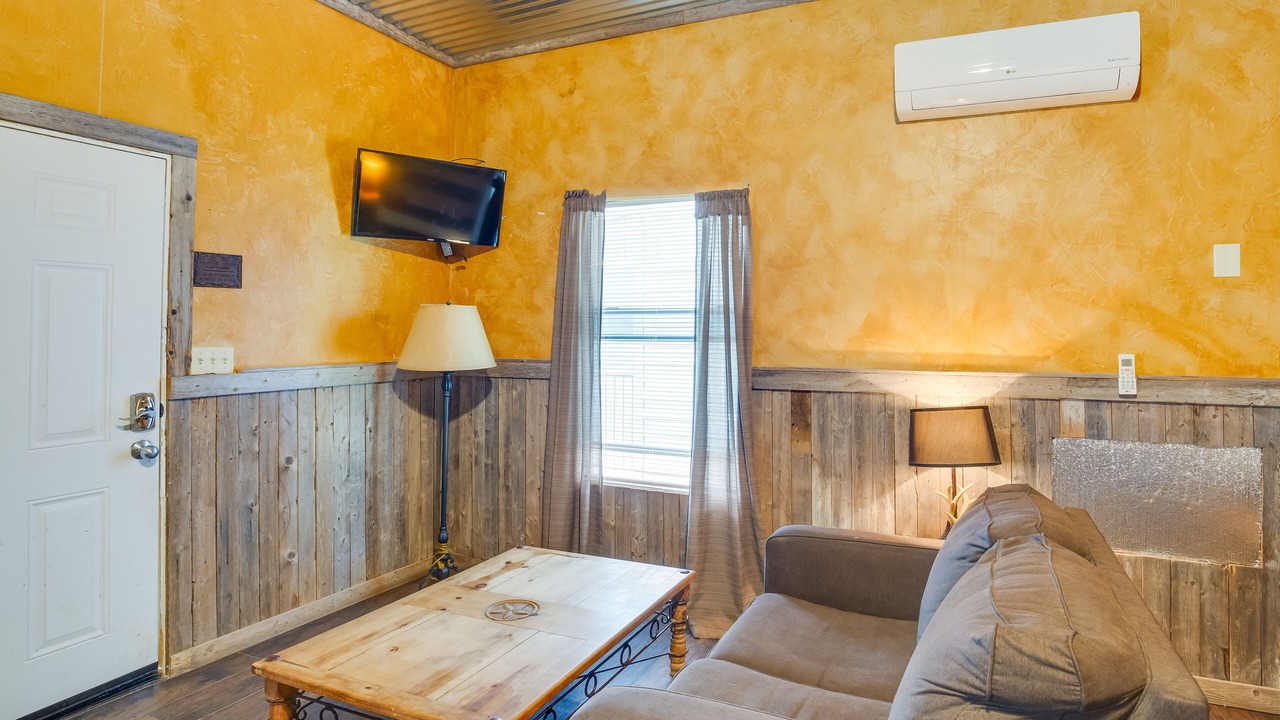 Photo of Livingroom in Cayuga