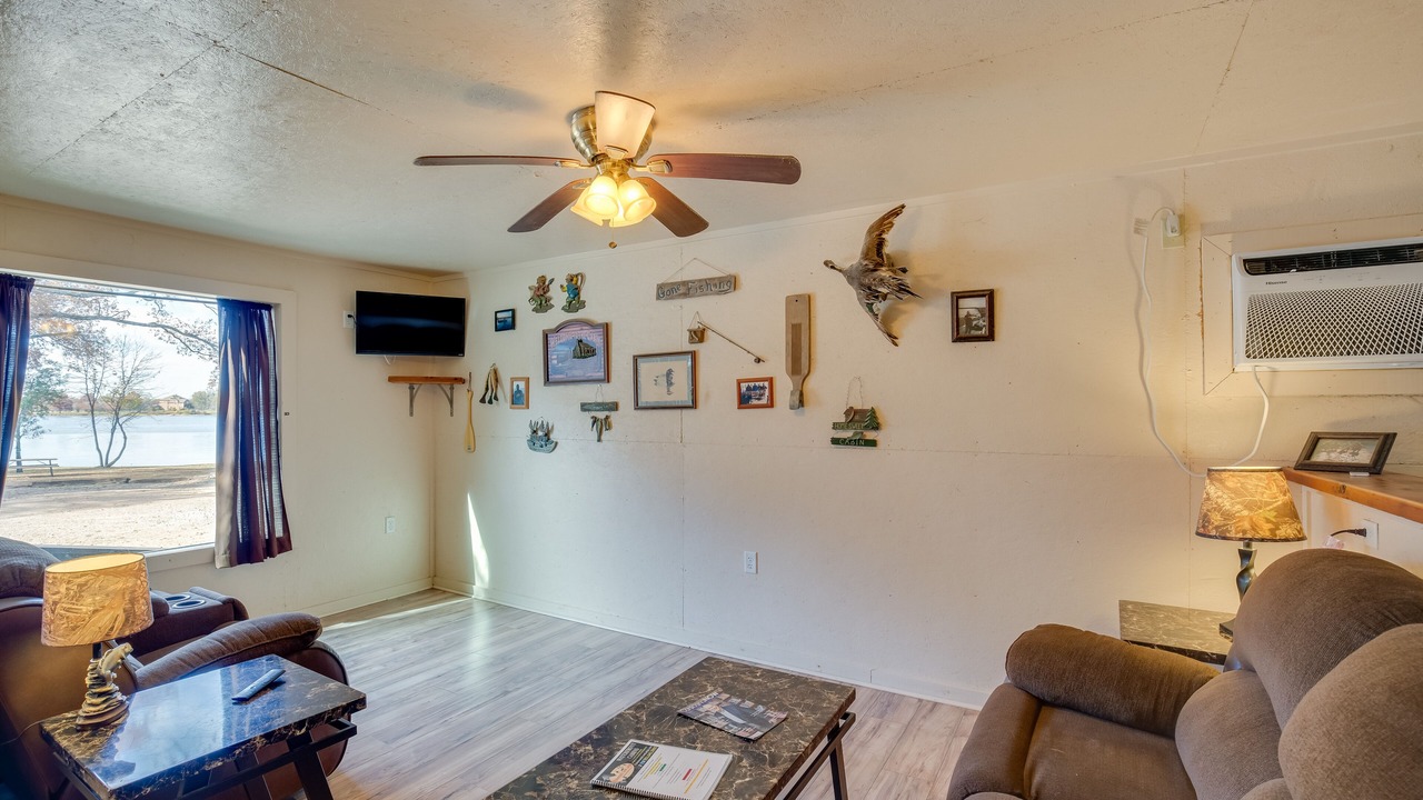 Photo of Livingroom in Cayuga