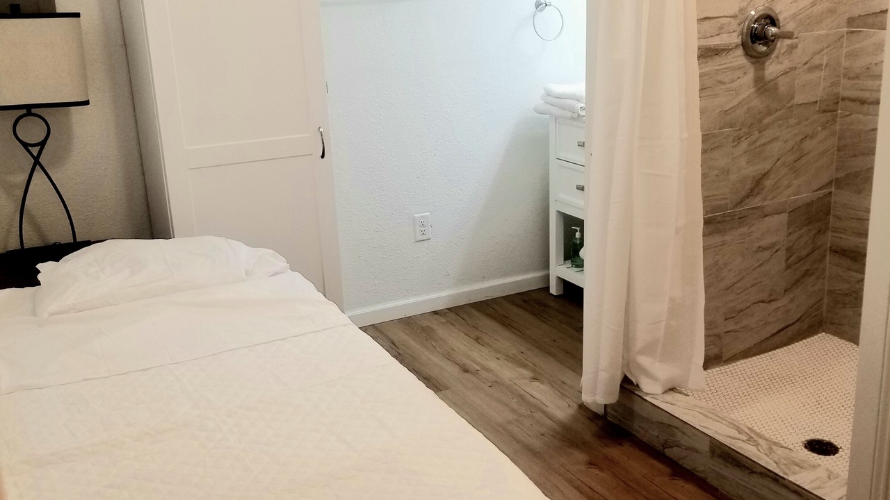 Photo of Bedroom in Lakeview