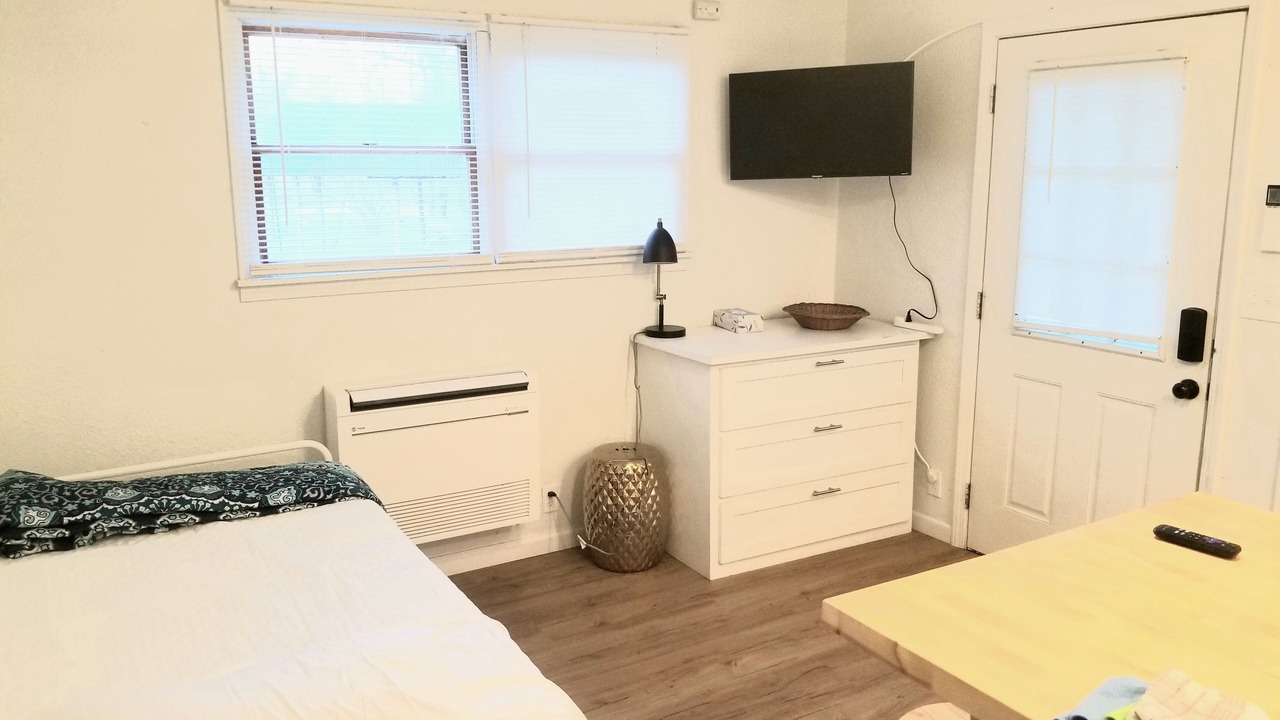 Photo of Bedroom in Lakeview
