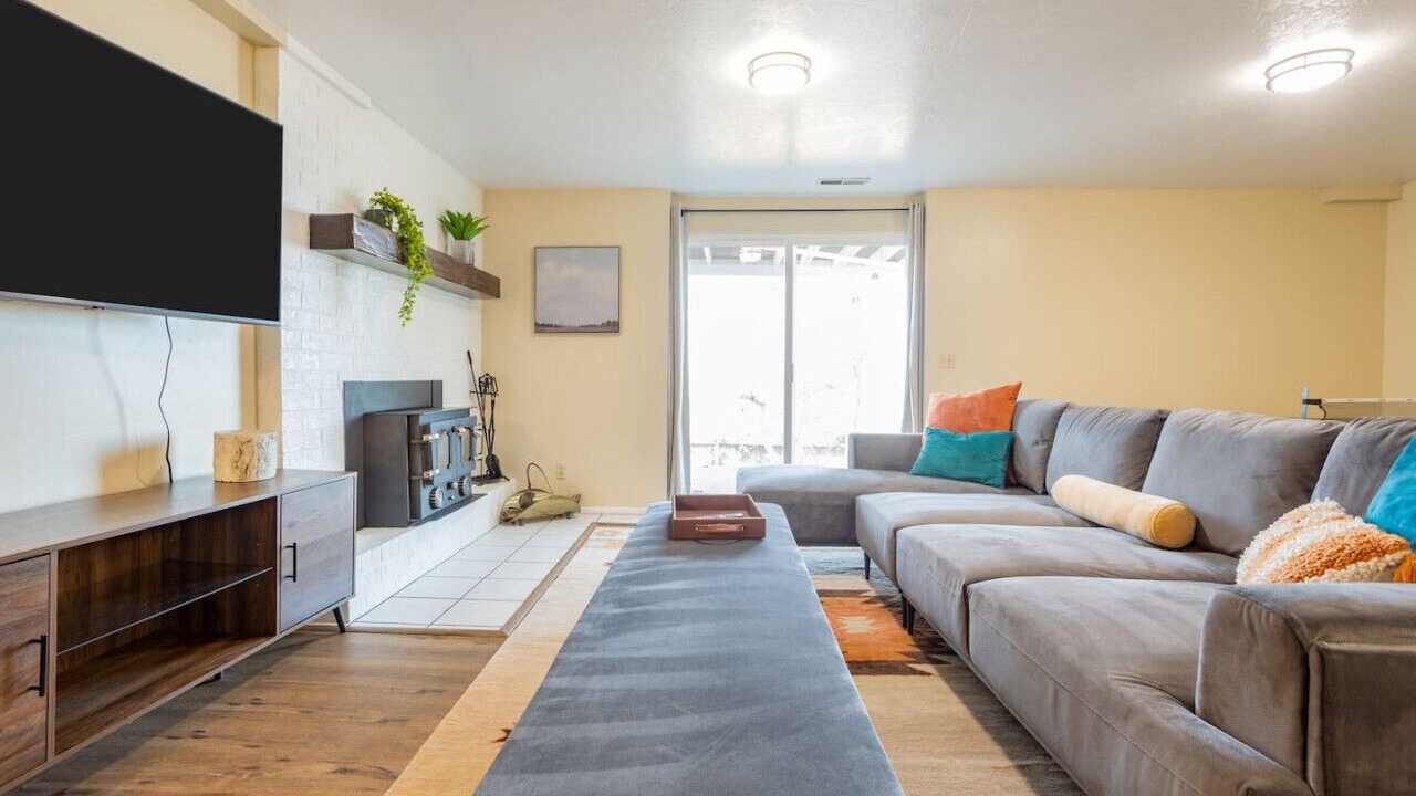 Photo of Livingroom in North Salt Lake