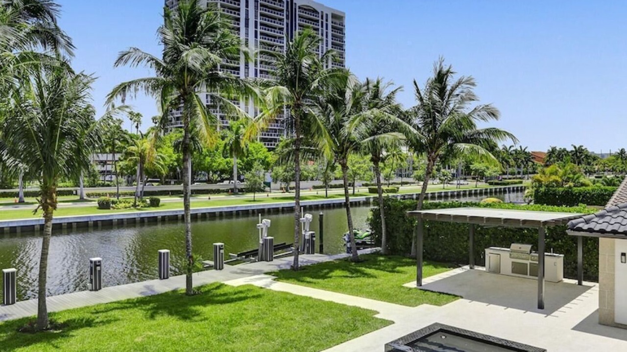 Photo of Outdoor in Hallandale Beach