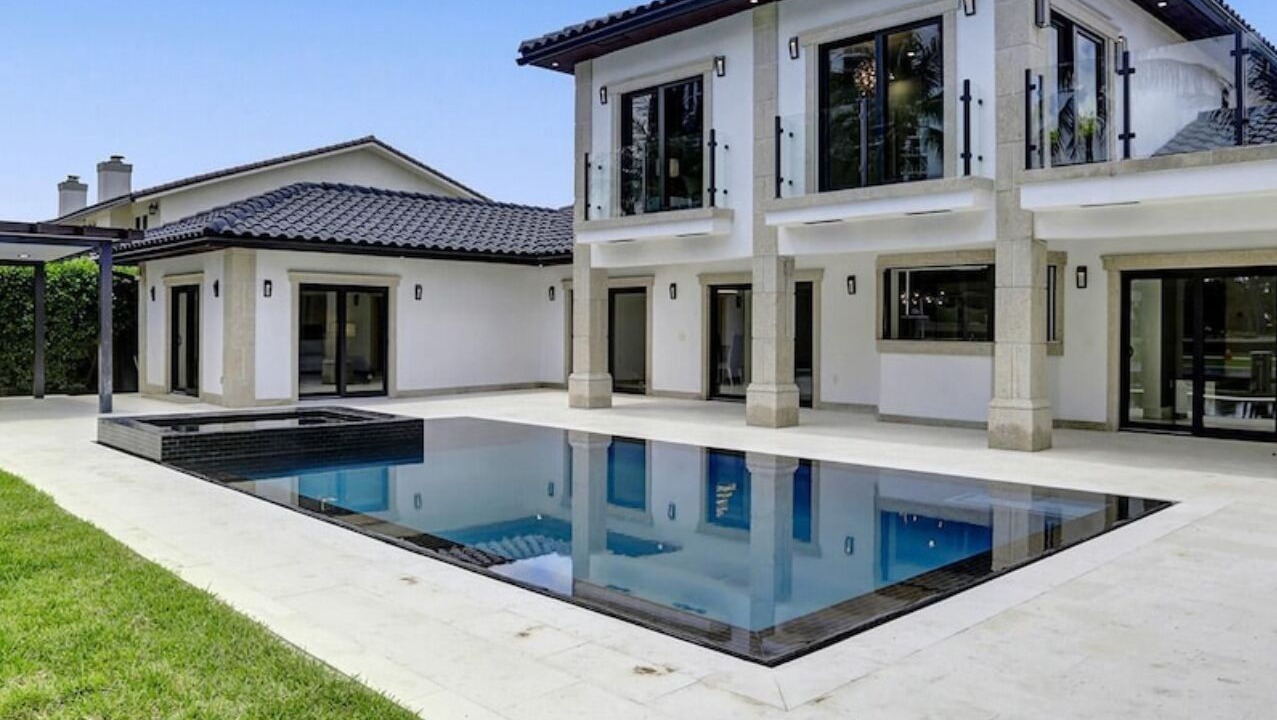 Photo of Outdoor in Hallandale Beach