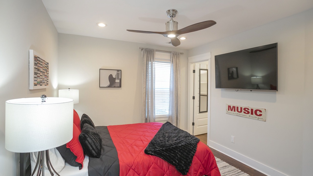 Photo of Bedroom in Inglewood