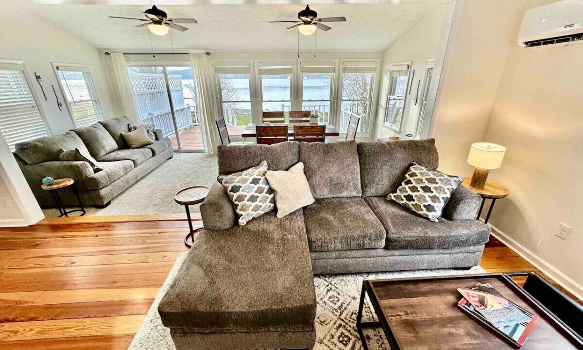 Photo of Livingroom in Livonia