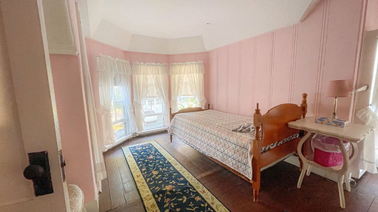 Photo of Bedroom in Oak Bluffs