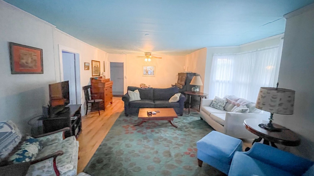 Photo of Livingroom in Oak Bluffs