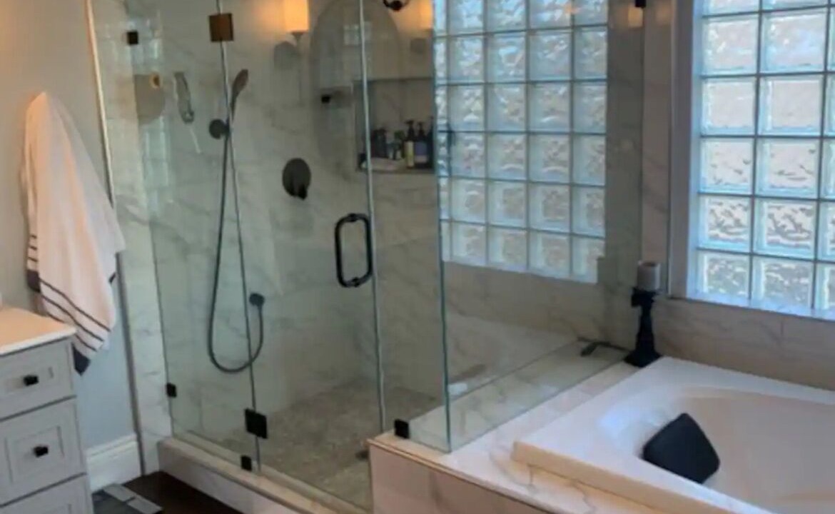Photo of Bathroom in Discovery Bay