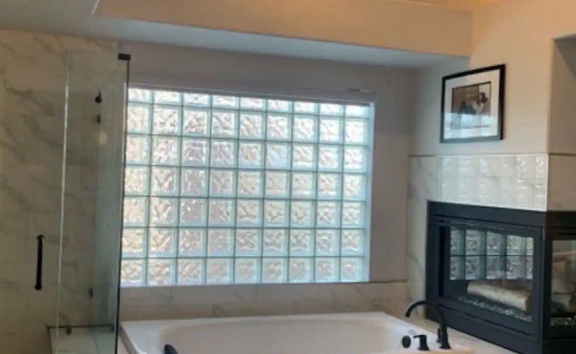 Photo of Bathroom in Discovery Bay