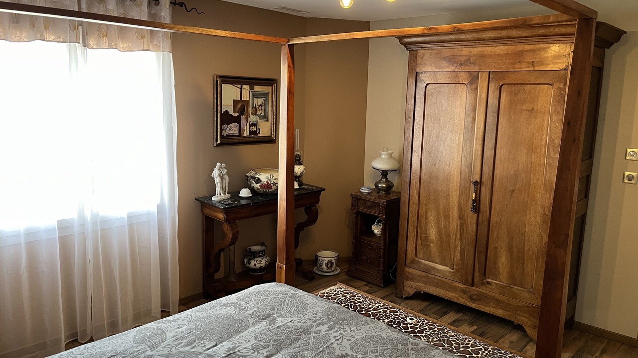 Photo of Bedroom in Generac