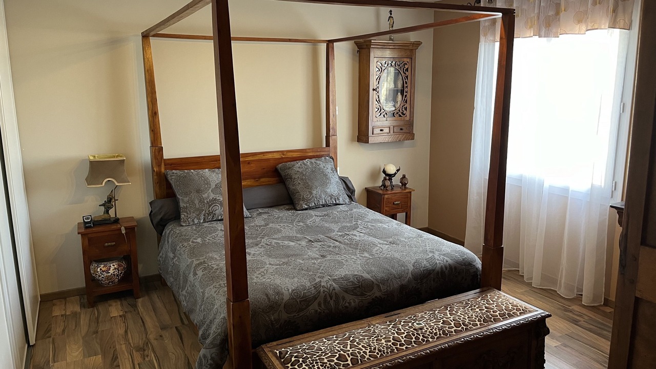 Photo of Bedroom in Generac