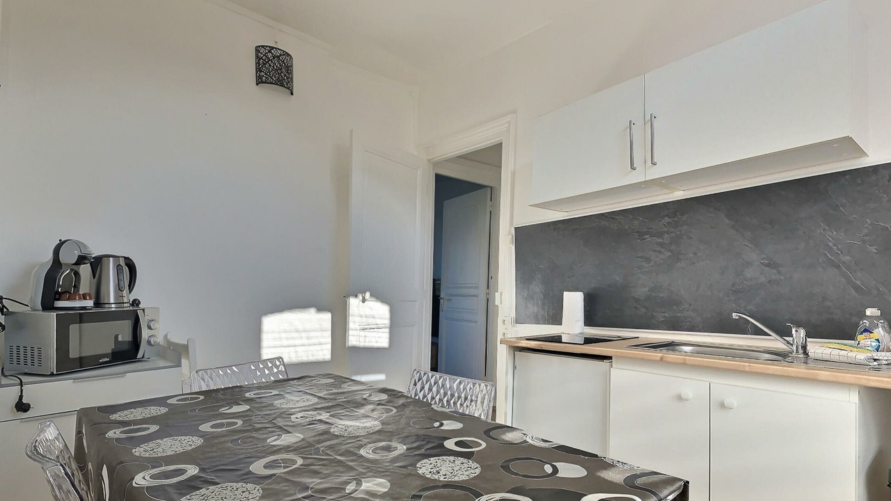 Photo of Kitchen in Saint-Honore - Jeanne d'Arc