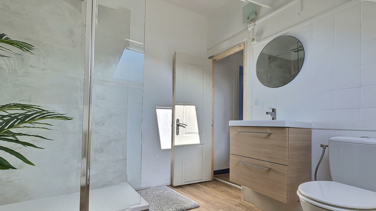 Photo of Bathroom in Saint-Honore - Jeanne d'Arc