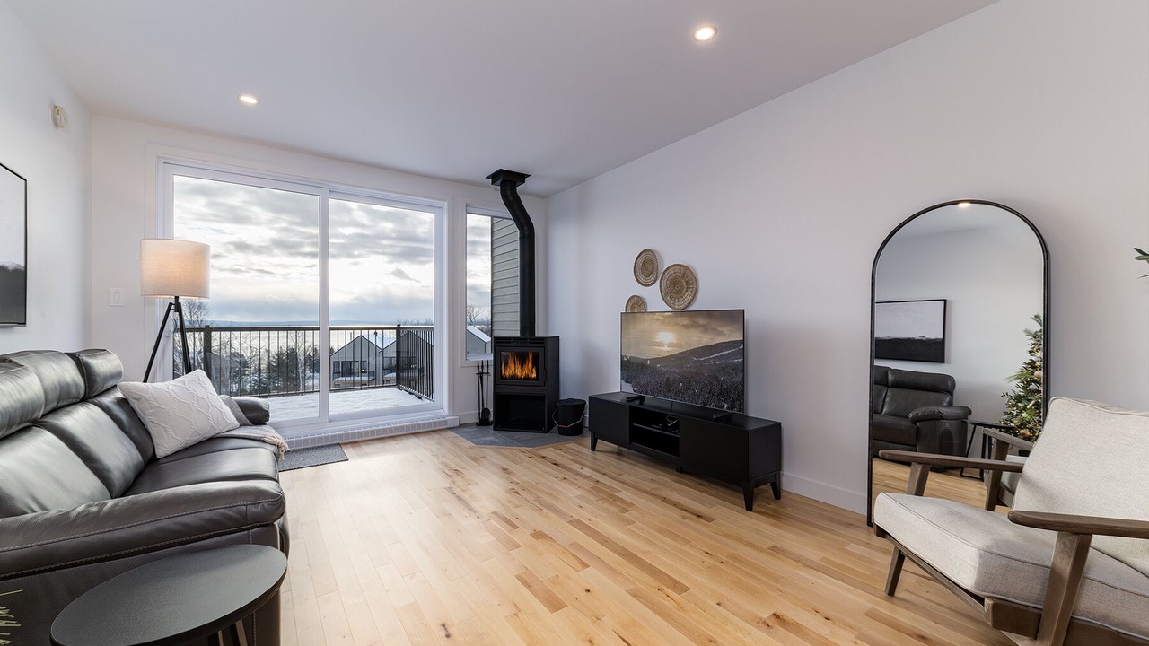 Photo of Livingroom in Petite-Riviere-Saint-Francois