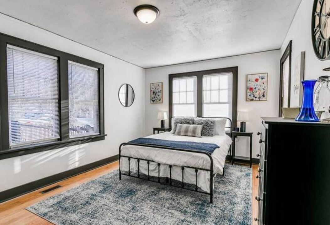 Photo of Bedroom in Crestwood