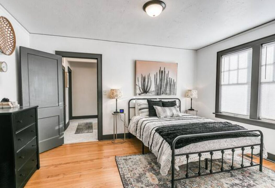 Photo of Bedroom in Crestwood