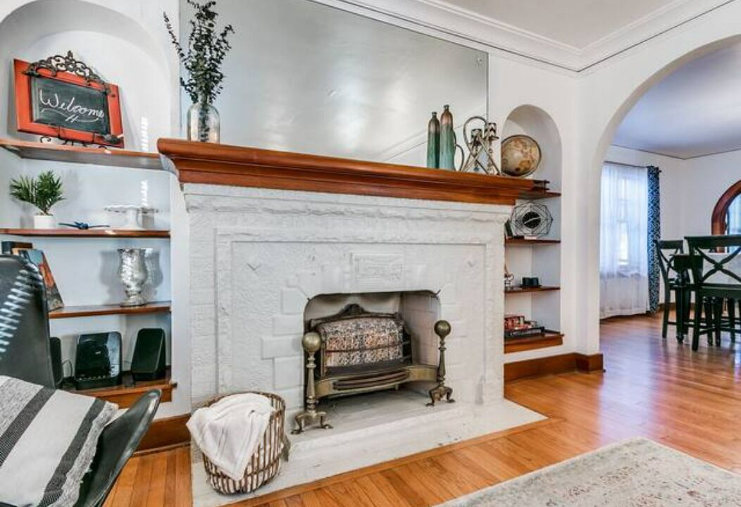 Photo of Livingroom in Crestwood