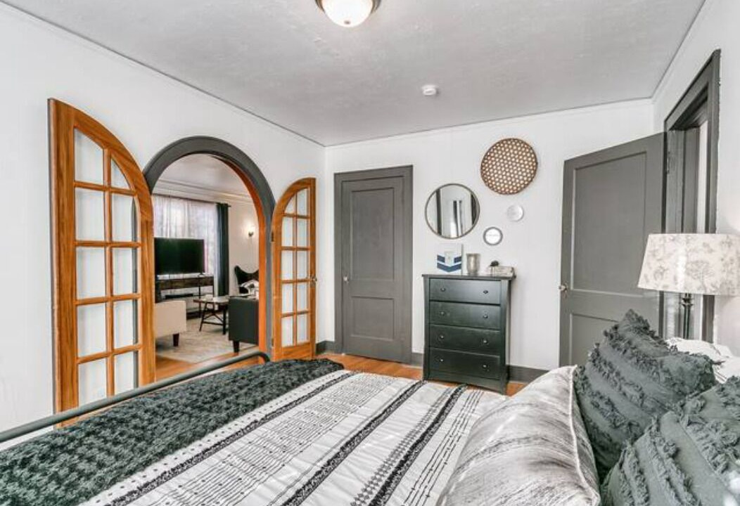 Photo of Bedroom in Crestwood