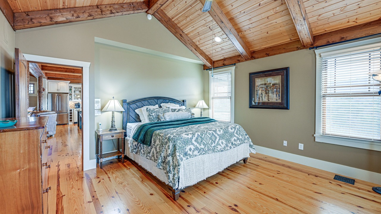 Photo of Bathroom in Dillard