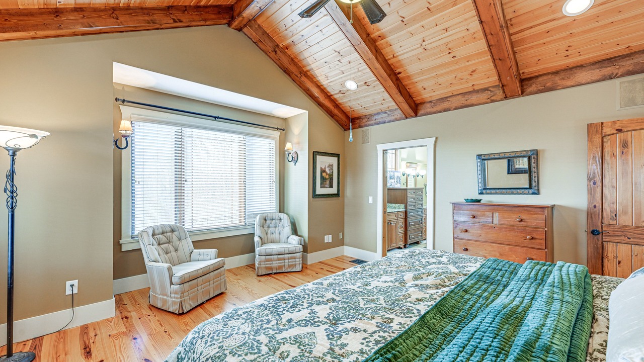 Photo of Bedroom in Dillard