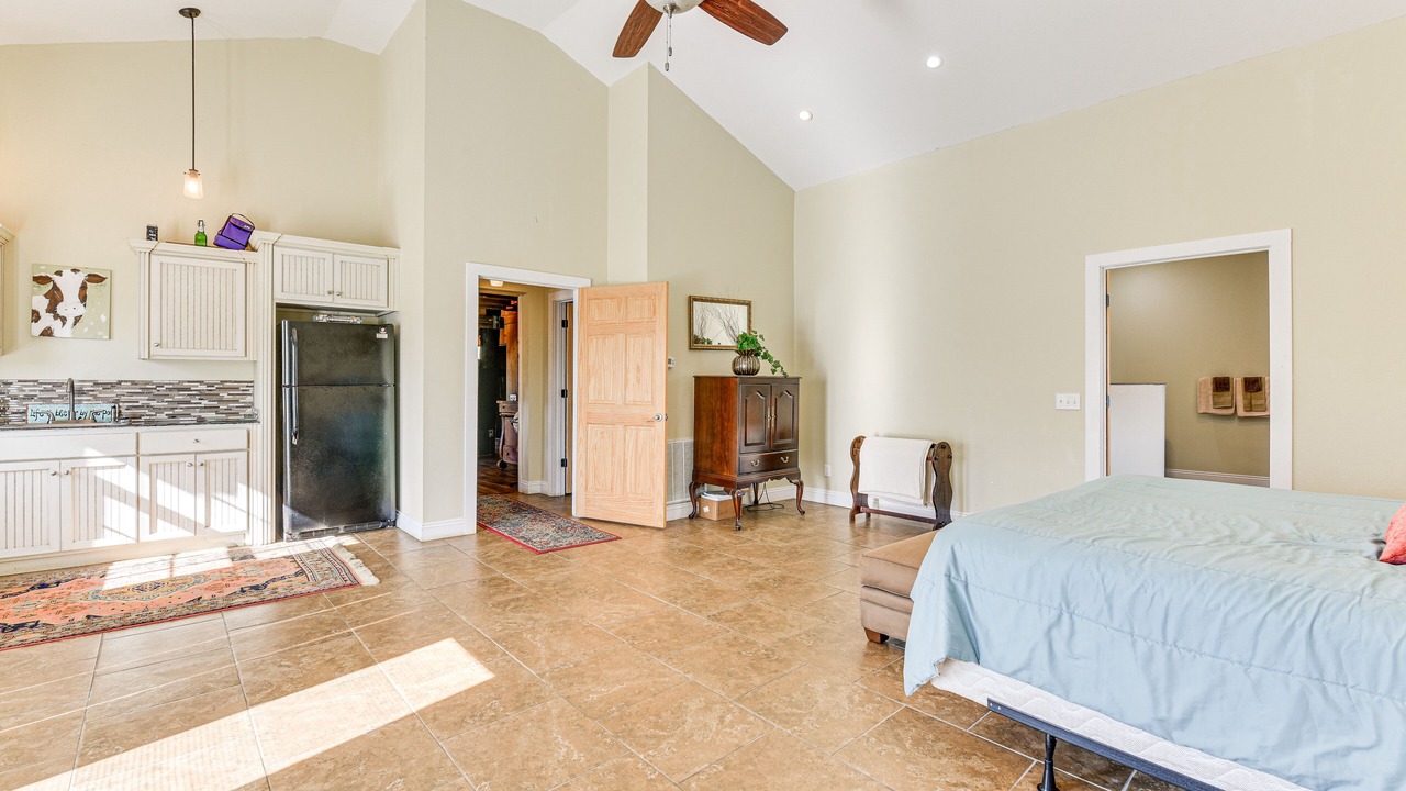 Photo of Bedroom in Enterprise