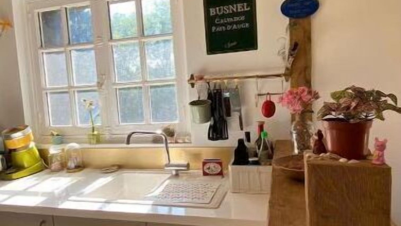 Photo of Kitchen in Saint-Pierre-de-Cormeilles