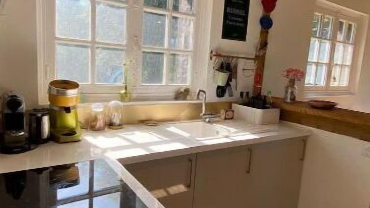Photo of Kitchen in Saint-Pierre-de-Cormeilles
