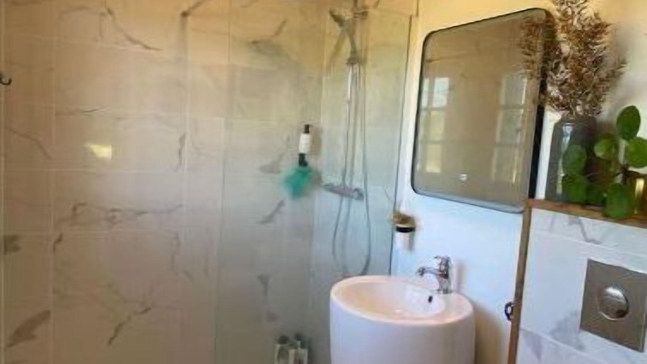 Photo of Bathroom in Saint-Pierre-de-Cormeilles