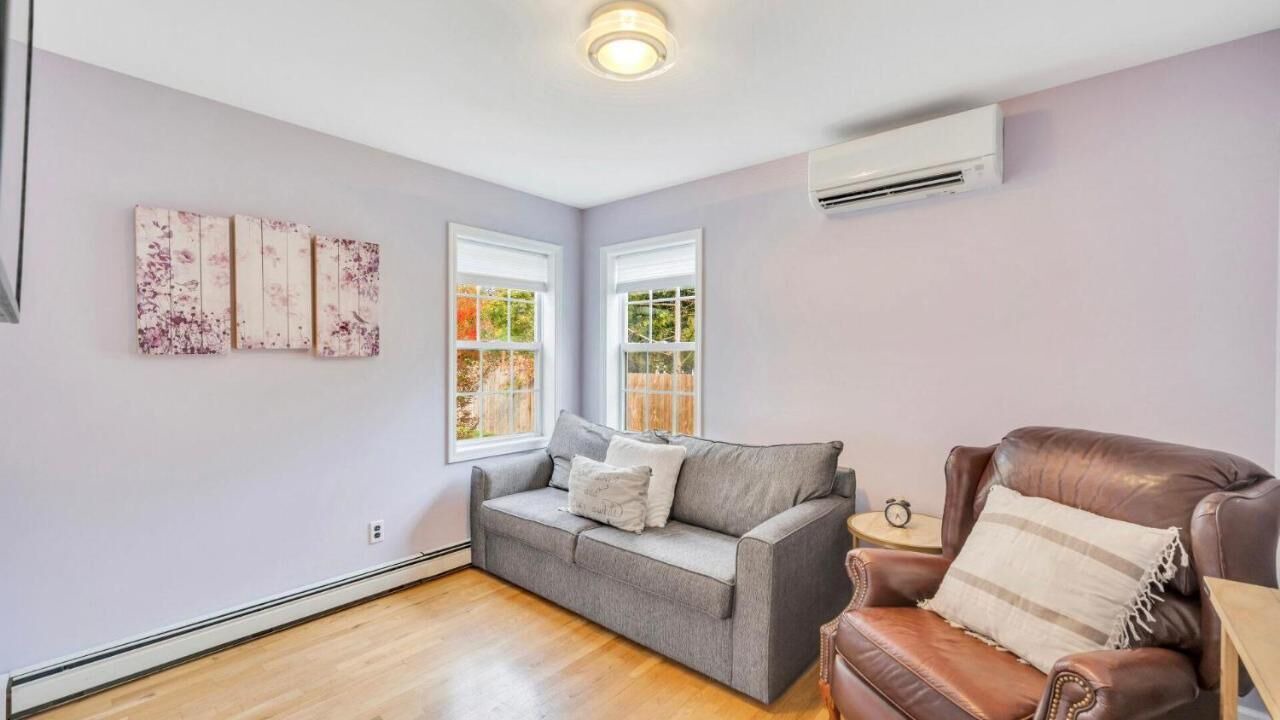 Photo of Livingroom in Greenport West