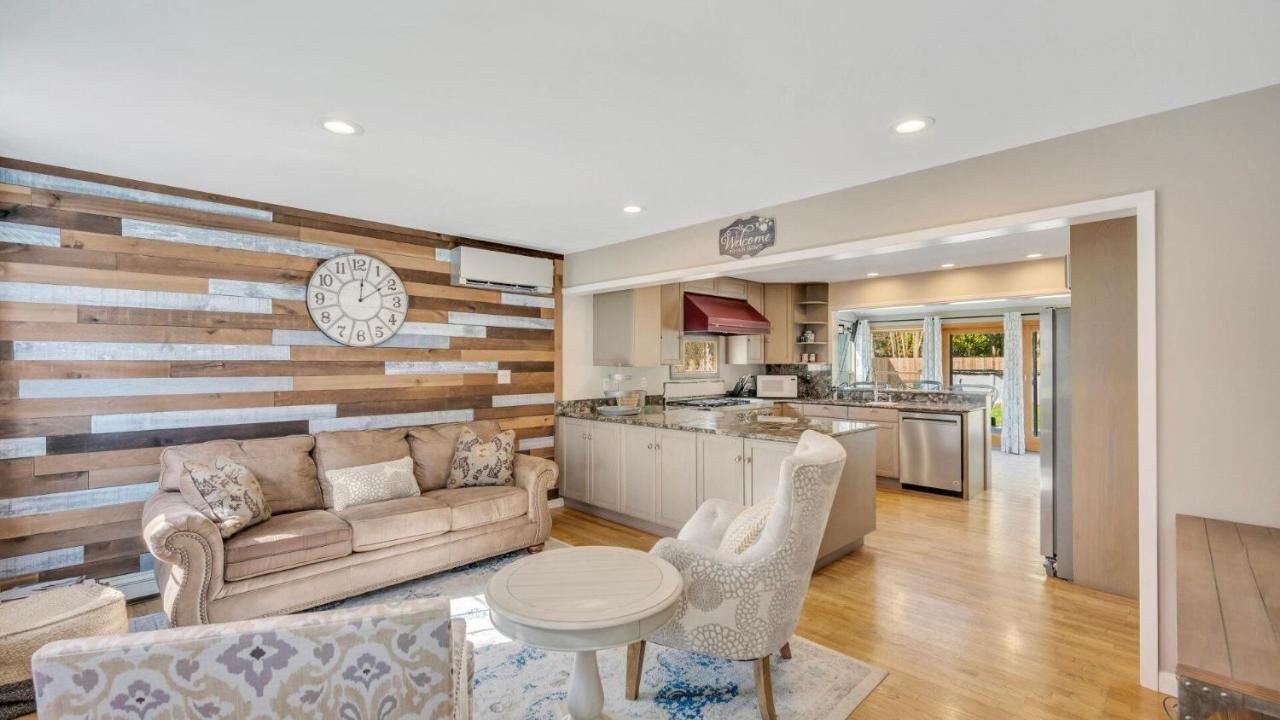 Photo of Livingroom in Greenport West