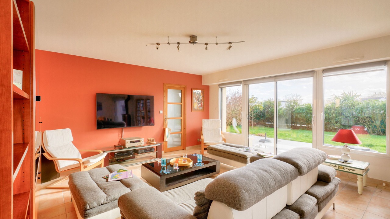 Photo of Livingroom in Ploneour-Lanvern