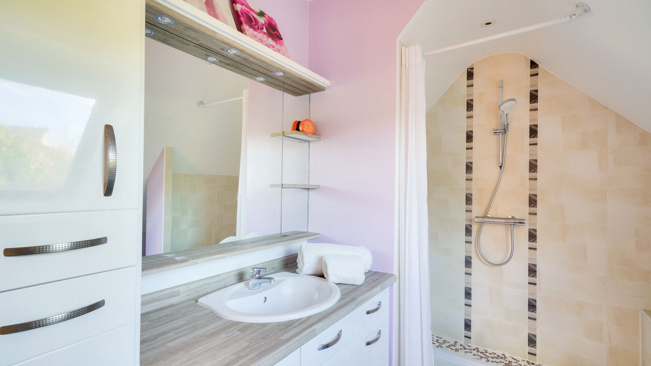 Photo of Bathroom in Ploneour-Lanvern