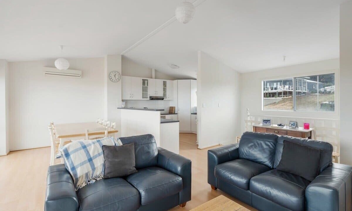 Photo of Livingroom in Encounter Bay