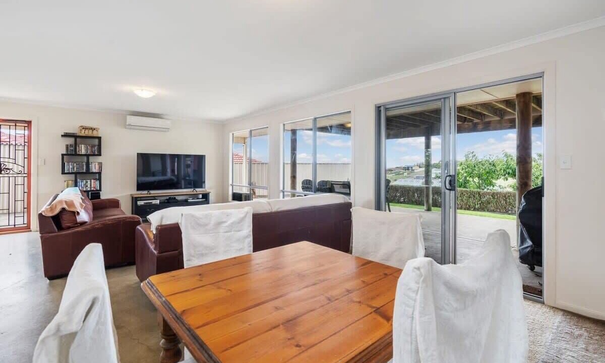 Photo of Livingroom in Encounter Bay