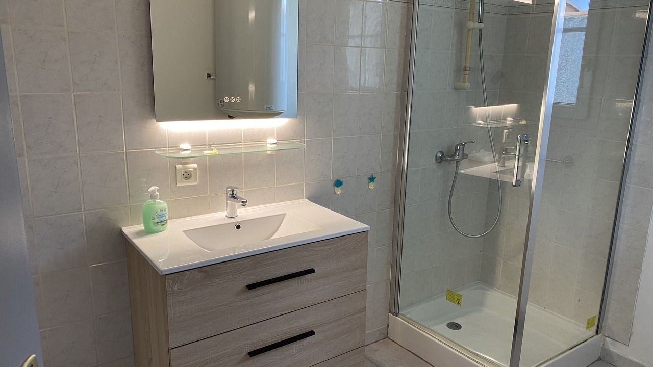 Photo of Bathroom in Barbatre